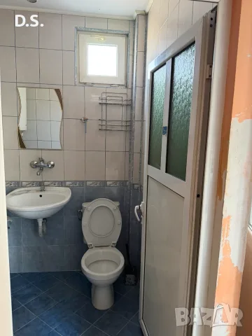 Продавам двуетажна къща в гр. Бургас, кв. Меден рудник, зона Г, снимка 13 - Къщи - 56239167