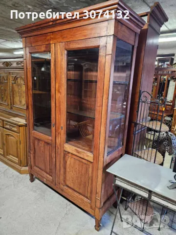 Витрина библиотека изработена изцяло от масив, снимка 2 - Витрини - 47377118