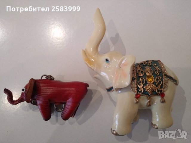 Два броя слончета порцеланов и кожен , снимка 1