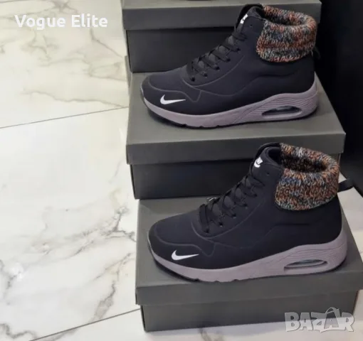 Дамски спортни обувки Nike с плетен маншет