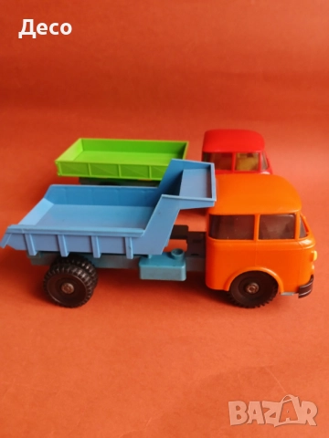 Стари пластмасови играчки камиони Шкода., снимка 4 - Колекции - 52985684