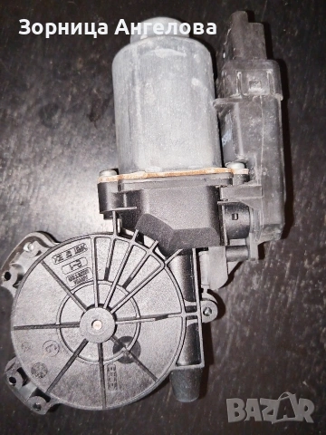 10 евро. Моторче за стъклоповдигач Valeo. Свалено от Рено Сценик 2005. Не е проверено.., снимка 2 - Части - 53197882