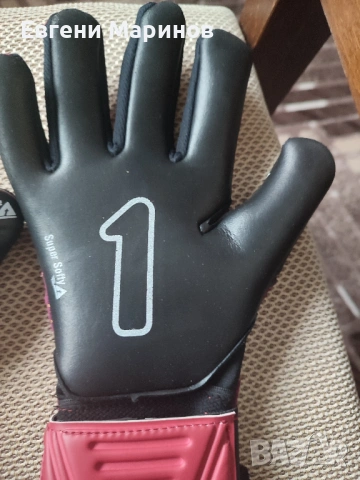 Детски вратарски ръкавици RINAT – размер 6, 35 EUR, снимка 5 - Футбол - 53305141