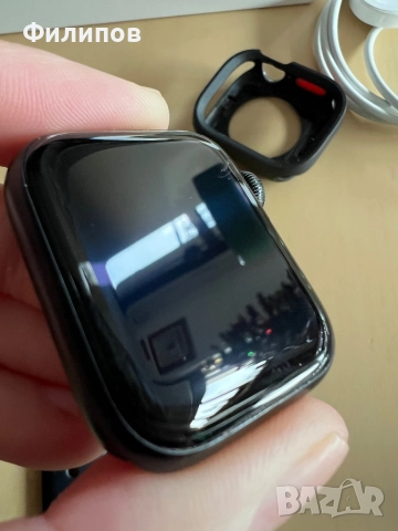 Apple Watch SE 2 40mm (В гаранция), снимка 2 - Смарт часовници - 52718097