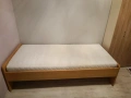 Продавам единично легло с матрак, снимка 1