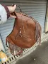 Кожена Чанта с ресни кафява голяма с цип и малък заден джоб бохо стил, снимка 5