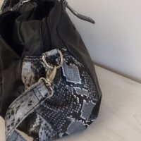 Дамска кожена чанта тип торба, снимка 3 - Чанти - 44261609