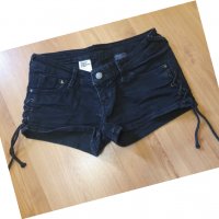 Къси дънкови панталонки HM, снимка 1 - Къси панталони и бермуди - 30588936