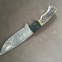 Ловен нож от Дамаска стомана дръжка смола кожена кания, снимка 4 - Ножове - 44014784
