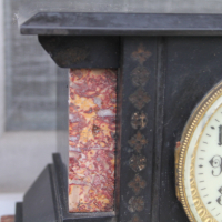 Френски настолен мраморен часовник, снимка 2 - Антикварни и старинни предмети - 44716518