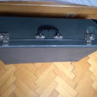продава старинен Ретро куфар антика антикварен от 1962г в отлично състояние размери-в21,ш43,д70см.-з, снимка 3 - Антикварни и старинни предмети - 36593862