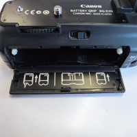 Canon BG-E2N Battery Grip, снимка 6 - Батерии, зарядни - 44558535