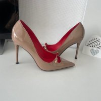 Уникални обувки , снимка 1 - Дамски елегантни обувки - 39904020