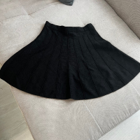 Дамска черна пола H&М, 36 размер, снимка 1 - Поли - 44790047