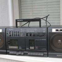 Радио касетофон ''Sony'', снимка 1 - Антикварни и старинни предмети - 40750189