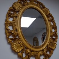 Стенно огледало с рамка от полирезин в златно, снимка 1 - Огледала - 37009799
