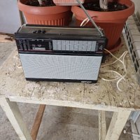 Продавам уникален радио-приемник VEF-221, снимка 2 - Радиокасетофони, транзистори - 44209589