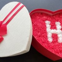 Кутия сърце с рози, снимка 1 - Романтични подаръци - 31835732