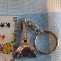 Ключодържател сувенир спомен от ПАРИЖ Айфеловата кула много красив стилен дизайн 43402, снимка 5 - Други - 44790341