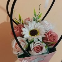Кошница със сапунени цветя, снимка 4 - Подаръци за жени - 38334062
