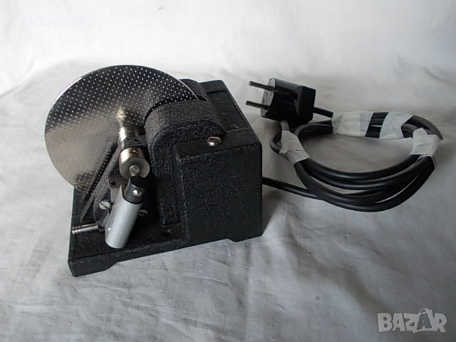 Вакуум помпа Coulter England, снимка 1