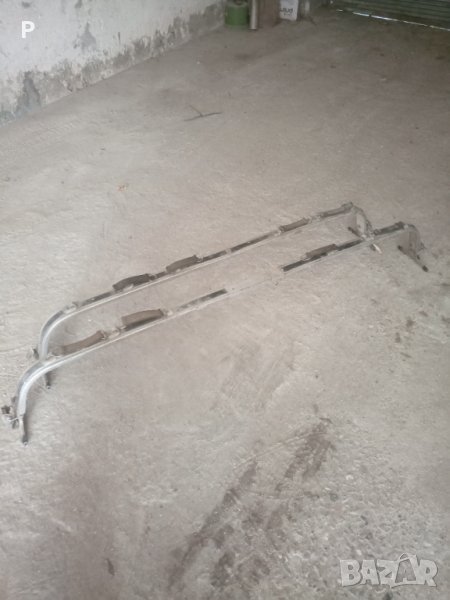 Стар модел багажник за ски. Алуминиев , много лек и здрав, снимка 1