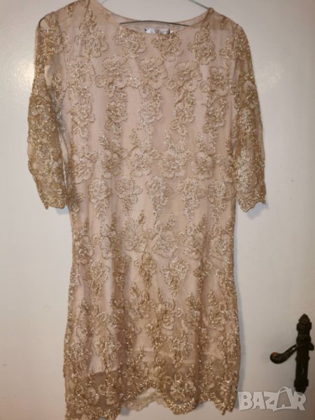 РАЗКОШНА златиста   рокля  просто бродериите  са от  златиста  сърма, свети на   живо, снимка 1