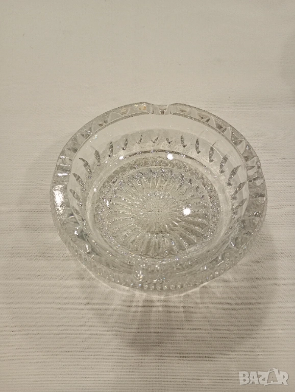Кристален тежък пепелник от соца., снимка 1