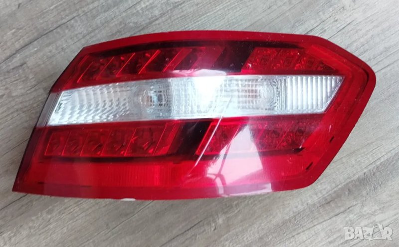 десен стоп Mercedes E212- 2129066701, снимка 1