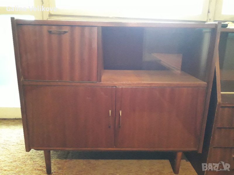 Шкаф витрина, снимка 1