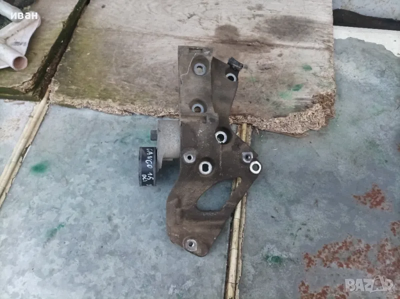 Конзола стойка обтяшка пистов ремък Рено Канго 1.5 DCI. 2003 год., снимка 1