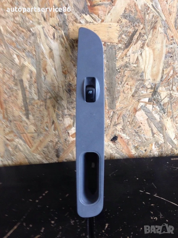 Превключвател за регулатора на предно ляво стъкло на врата за KIA Magentis (2002) 621W03820, снимка 1