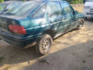 Форд ескорт 1.6 16 v 97 година на части 