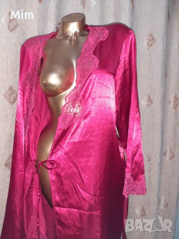 Hunkemoller M Ярко червен сатенен халат с дълъг ръкав , снимка 2 - Нощници - 39014778