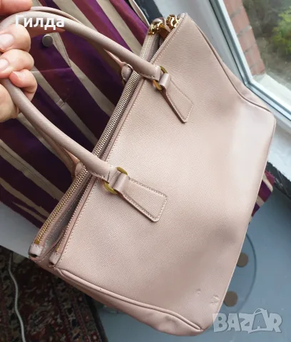 автентична чанта Prada, снимка 11 - Чанти - 56007497