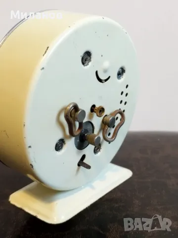 Стар механичен будилник, настолен часовник, снимка 5 - Антикварни и старинни предмети - 49326684