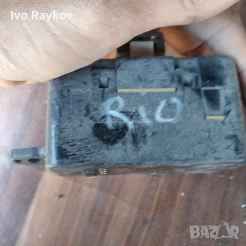 Часовник за Kia Rio 2003-2005г., 84775 FD000, снимка 2 - Части - 47775331