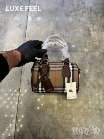 Burberry ✨Дамски Чанти , снимка 3 - Чанти - 56538215