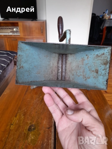 Стара мелница,трошачка за храна за птици, снимка 5 - Други ценни предмети - 52945424