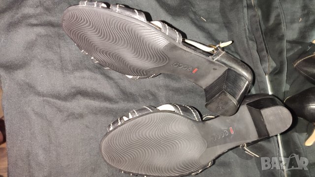 Дамски сандали ECCO, снимка 2 - Дамски обувки на ток - 37694472