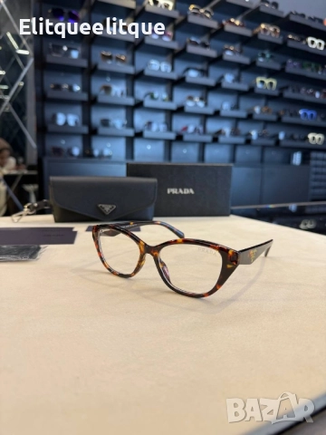 очила с черен обикновен калъф и Ув защита prada, снимка 14 - Слънчеви и диоптрични очила - 52415798
