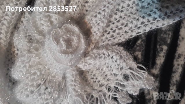 Бял пухест шал, снимка 4 - Шалове - 37849722