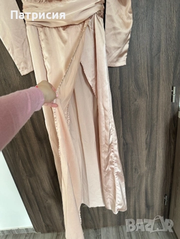 Нова Рокля, марка Pretty Little Thing, цвят шампанско/розов, материя сатен,за бал или гост на сватба, снимка 6 - Рокли - 54219492