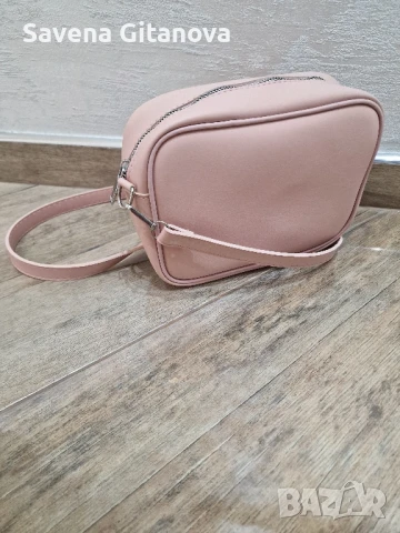 Дамска чанта, снимка 3 - Чанти - 50847414