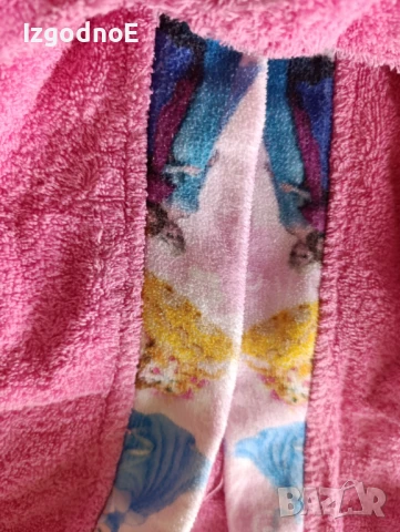 6-8г Български памучен халат Елза и Ана Frozen , снимка 6 - Хавлии и халати - 50603439