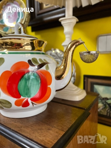 Краснодарска фабрика за порцелан “Чайка” СССР 70-те години  Много голям чайник Полихромна живопис , снимка 3 - Други - 52496811