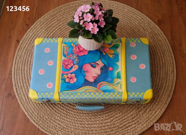 Уникален и цветен винтидж куфар с ново излъчване, снимка 2 - Декорация за дома - 54153887