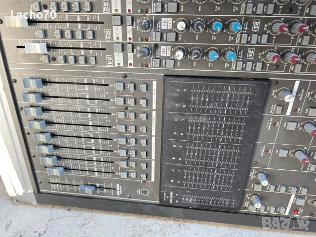 Огромен пулт Behringer, снимка 4 - Ресийвъри, усилватели, смесителни пултове - 56021200