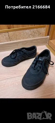 Детски кецове adidas, снимка 2 - Детски обувки - 49579625