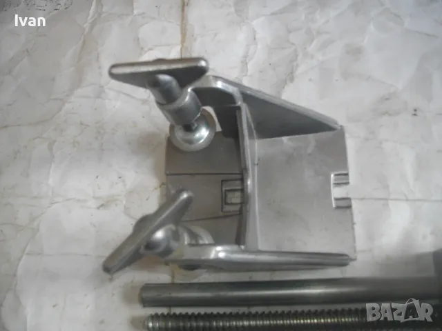 Швейцарско Алуминиево Дърводелско МЕНГЕМЕ Захват 21,5 см Почти Ново ZYLIZZ SWISS MADЕ със стойка, снимка 18 - Менгемета - 47364982